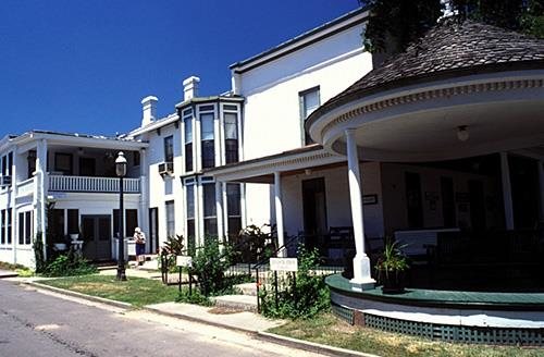 The Cottage House Bed And Breakfast Council Grove Kansas Real Photo